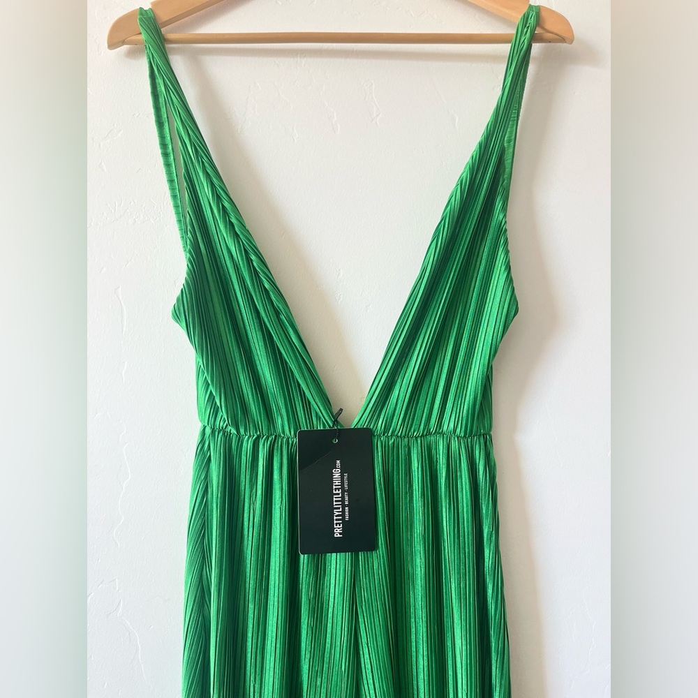 Green plisse plunge Strappy Jumpsuit size USA 8